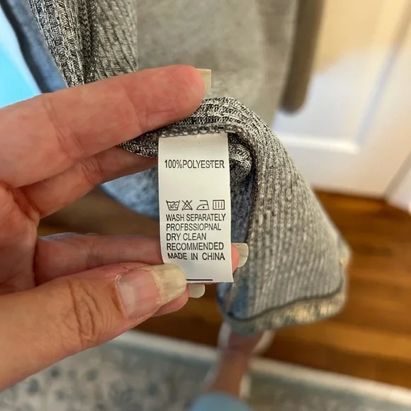 Gold Metallic Robe dress - Picture 5 of 5